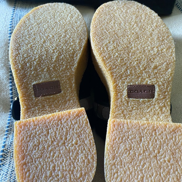 Coach platform shearling clogs new in box size 7.5 - Picture 6 of 7